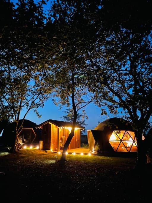 Dome Insolite Lichen Jacuzzi Et Petits-Dejeuners Inclus Gondrin Exteriör bild